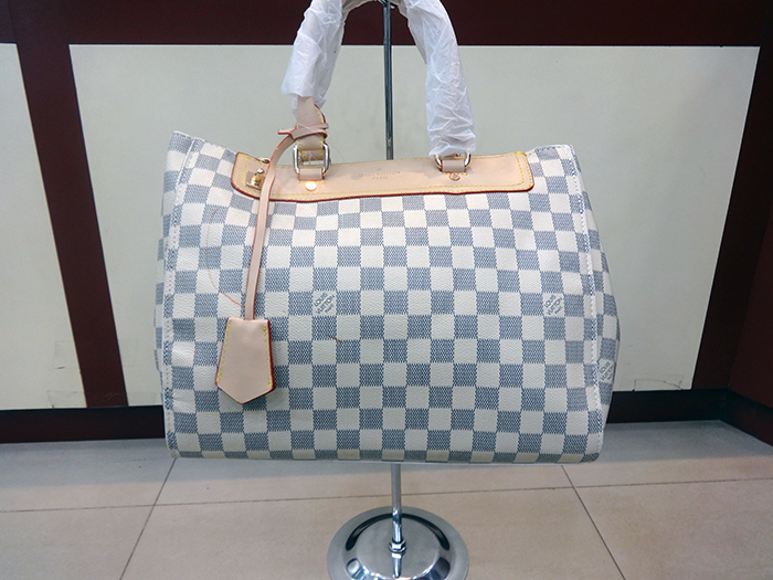 Lv Checked Hand Bag
