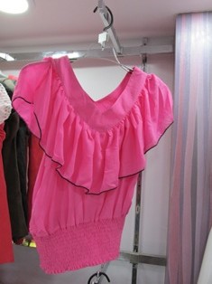 V-Neck T-Shirt (Pink)